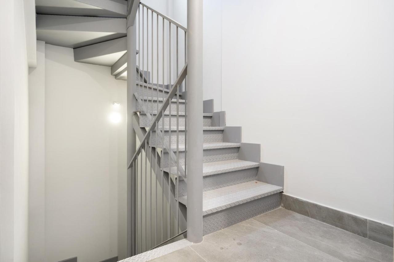 Atico Reformado En Madrid Rio Alquiler Temporal Appartement Buitenkant foto